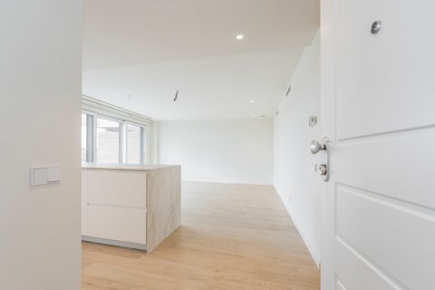 Penthouse for rent Madrid, Spain 4 bedrooms, 200 sq.m. No. 107458 - photo 4