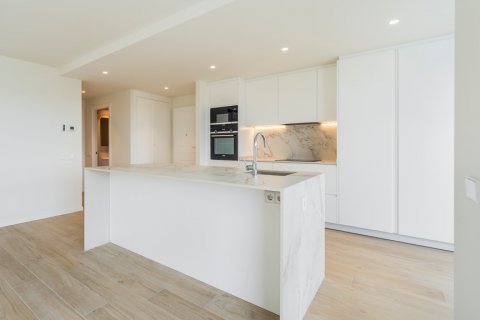 Penthouse for rent Madrid, Spain 4 bedrooms, 200 sq.m. No. 107458 - photo 10