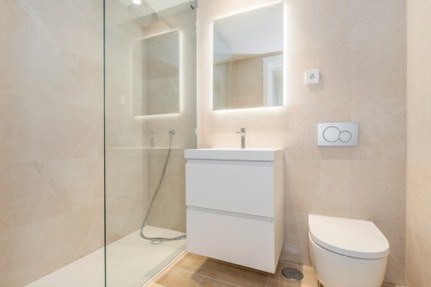 Penthouse for rent Madrid, Spain 4 bedrooms, 200 sq.m. No. 107458 - photo 17
