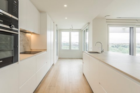 Penthouse for rent Madrid, Spain 4 bedrooms, 200 sq.m. No. 107458 - photo 6