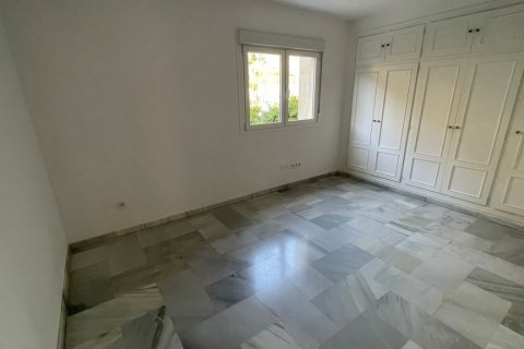 Apartment for rent Malaga, Spain 4 bedrooms, 200 sq.m. No. 107461 - photo 14