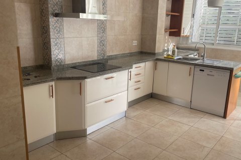 Apartment for rent Malaga, Spain 4 bedrooms, 200 sq.m. No. 107461 - photo 5