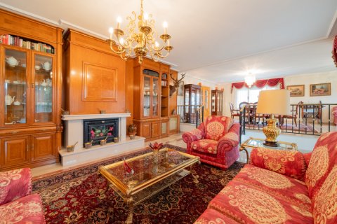 Villa à vendre Prado Norte, Madrid, Espagne, 6 chambres, 601 m2 No. 107463 - photo 10