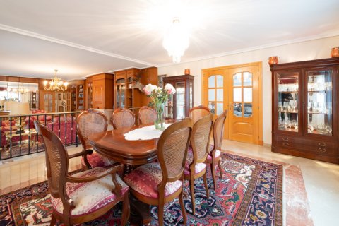 Villa à vendre Prado Norte, Madrid, Espagne, 6 chambres, 601 m2 No. 107463 - photo 13