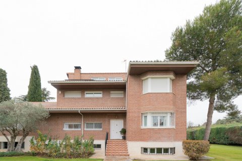 Villa à vendre Prado Norte, Madrid, Espagne, 6 chambres, 601 m2 No. 107463 - photo 2