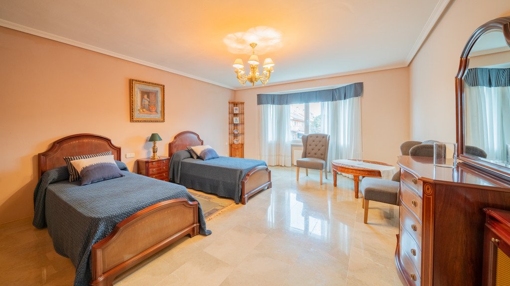 Villa a Prado Norte, Madrid, Spagna 6 camere da letto, 601 mq. N° 107463