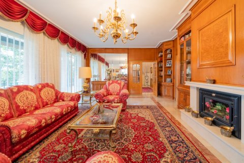 Villa à vendre Prado Norte, Madrid, Espagne, 6 chambres, 601 m2 No. 107463 - photo 9