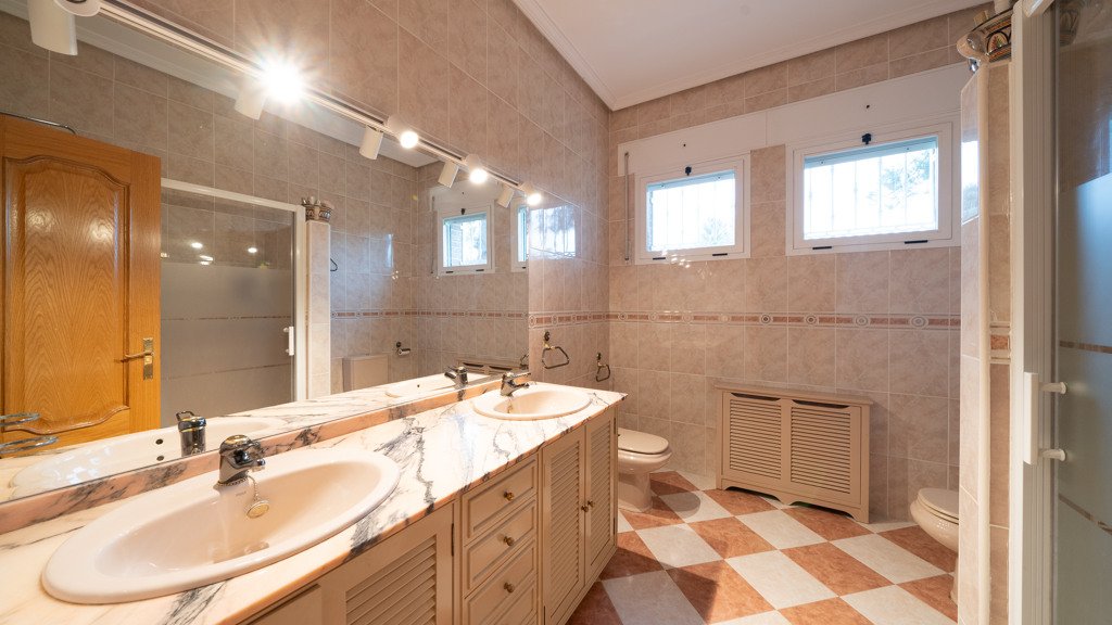 Villa a Prado Norte, Madrid, Spagna 6 camere da letto, 601 mq. N° 107463