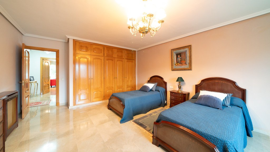 Villa a Prado Norte, Madrid, Spagna 6 camere da letto, 601 mq. N° 107463