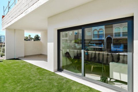 Bungalow for sale Torrevieja, Alicante, Spain 2 bedrooms, 98 sq.m. No. 109990 - photo 14