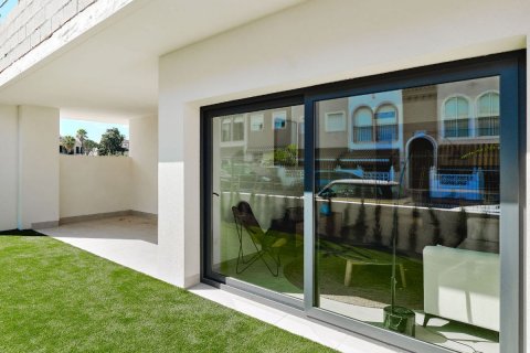 Bungalow for sale Torrevieja, Alicante, Spain 2 bedrooms, 98 sq.m. No. 109990 - photo 2