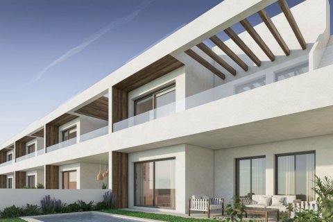 Bungalow for sale Torrevieja, Alicante, Spain 2 bedrooms, 98 sq.m. No. 109990 - photo 1