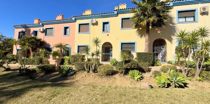 Townhouse Manilva, Malaga, Spain 3 bedrooms, 100 sq.m. No. 109735