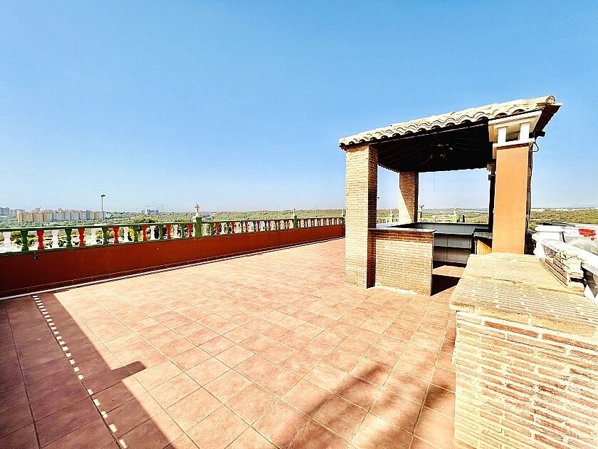 Commercial property à Orihuela, Alicante, Espagne 242 m2 No. 111285