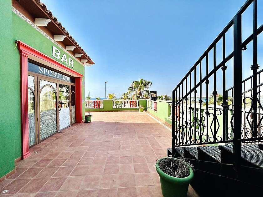 Commercial property à Orihuela, Alicante, Espagne 242 m2 No. 111285