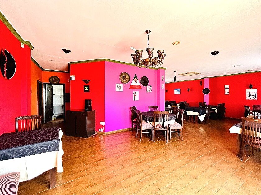 Commercial property à Orihuela, Alicante, Espagne 242 m2 No. 111285