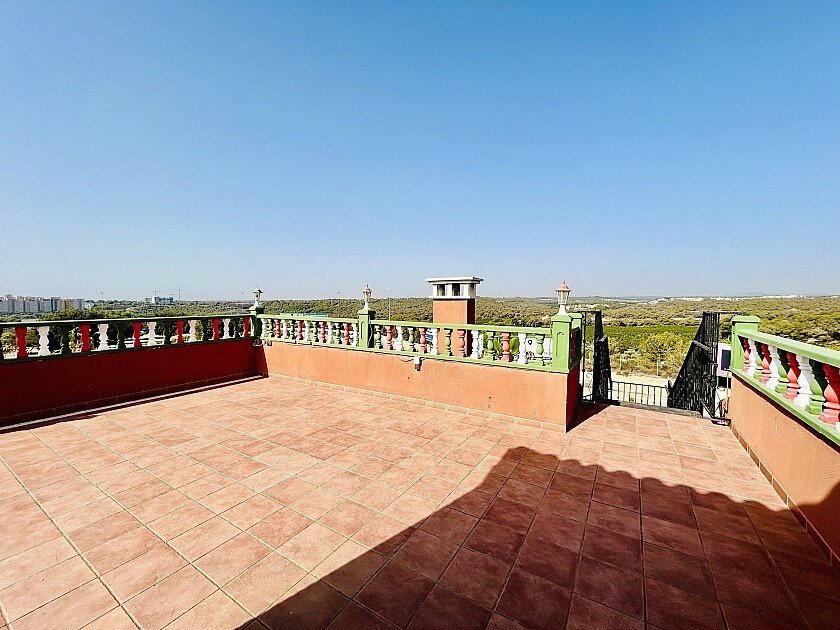 Commercial property à Orihuela, Alicante, Espagne 242 m2 No. 111285