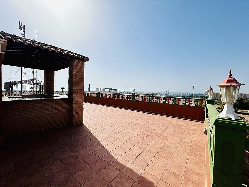 Commercial property à Orihuela, Alicante, Espagne 242 m2 No. 111285