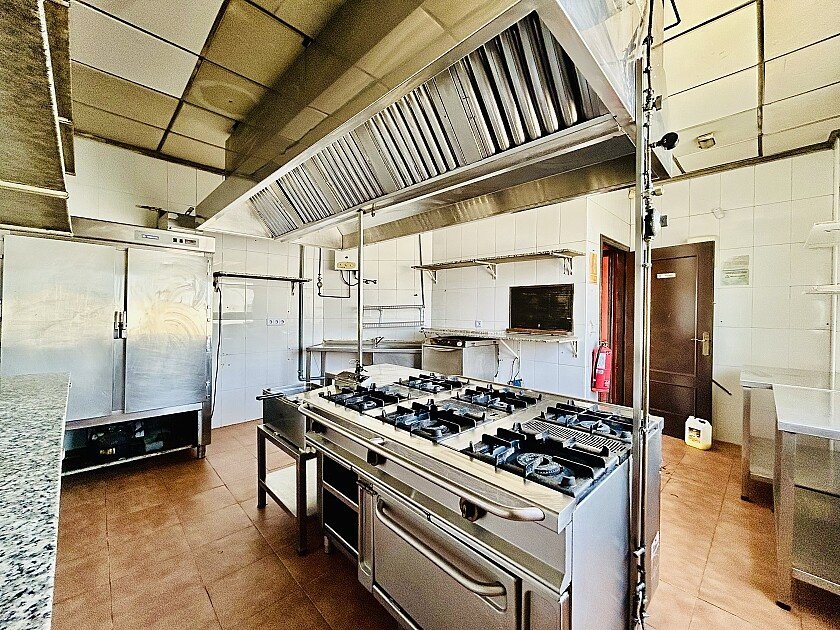 Commercial property à Orihuela, Alicante, Espagne 242 m2 No. 111285