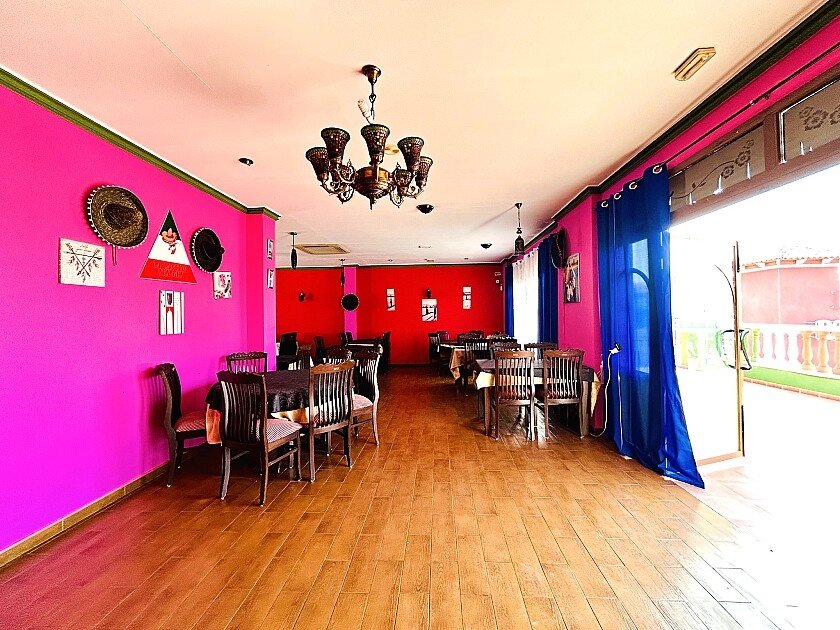 Commercial property à Orihuela, Alicante, Espagne 242 m2 No. 111285
