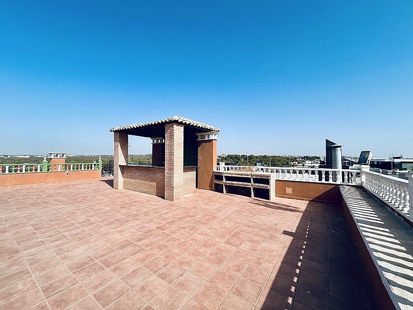 Commercial property à Orihuela, Alicante, Espagne 242 m2 No. 111285