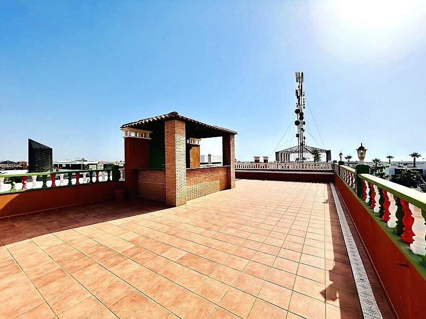 Commercial property à Orihuela, Alicante, Espagne 242 m2 No. 111285