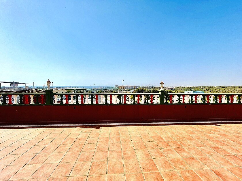Commercial property à Orihuela, Alicante, Espagne 242 m2 No. 111285