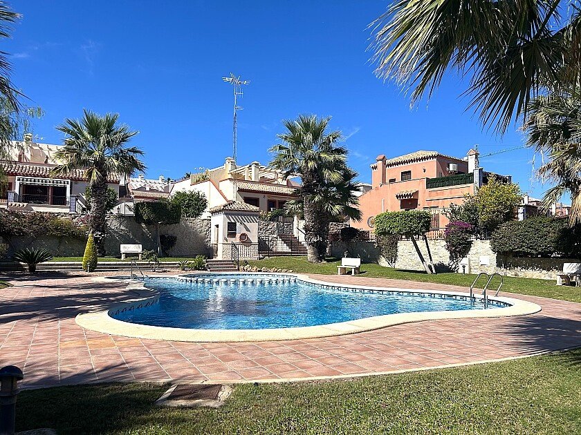 Villa i San Miguel de Salinas, Alicante, Spanien 4 sovrum, 160 kvm. Nr. 111283