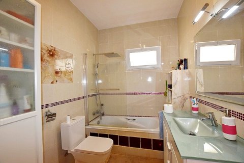 Villa for sale Cabo Roig, Alicante, Spain 3 bedrooms, 110 sq.m. No. 111288 - photo 17