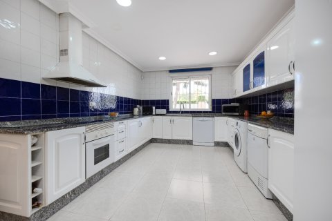 Villa till salu Alicante, Spanien 5 sovrum, 352 kvm. Nr. 112302 - foto 10
