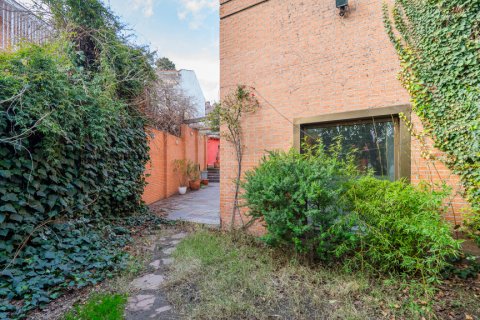 House for sale Madrid, Spain 4 bedrooms, 287 sq.m. No. 107897 - photo 1