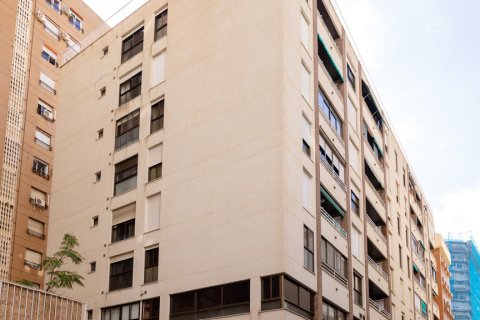 Dzīvoklis pārdošanā Malaga, Spānijā 2 istabas, 75 m2 Nr. 107080 - attēls 7