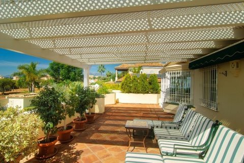 House à vendre Marbella, Malaga, Espagne, 3 chambres, 400 m2 No. 22414 - photo 3