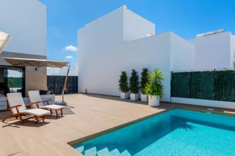 Продажа виллы в Сьюдад Кесада, Аликанте, Испания 3 спальни, 170м2 №101510 - фото 30