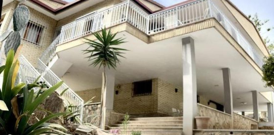 Villa Campoamor, Alicante, Spain 4 bedrooms, 328 sq.m. No. 117101