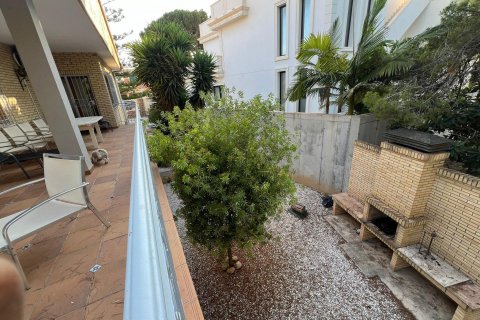 Villa for sale Campoamor, Alicante, Spain 4 bedrooms, 328 sq.m. No. 117101 - photo 16