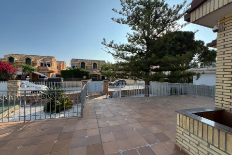 Villa for sale Campoamor, Alicante, Spain 4 bedrooms, 328 sq.m. No. 117101 - photo 13