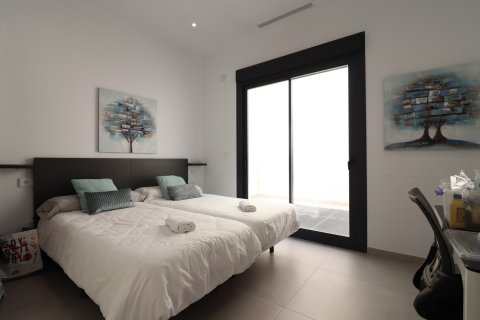 Продажа виллы в Сьюдад Кесада, Аликанте, Испания 3 спальни, 200м2 №118981 - фото 11