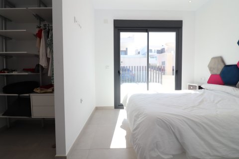 Продажа виллы в Сьюдад Кесада, Аликанте, Испания 3 спальни, 200м2 №118981 - фото 15