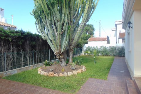 Villa for sale Cabo Roig, Alicante, Spain 5 bedrooms, 260 sq.m. No. 119132 - photo 22