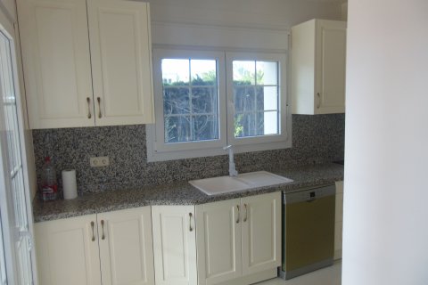 Villa for sale Cabo Roig, Alicante, Spain 5 bedrooms, 260 sq.m. No. 119132 - photo 7