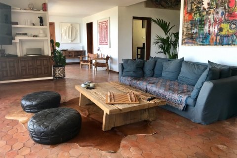 Talo myytävänä Lloret de Mar, Girona, Espanja, 6 makuuhuonetta, 442 m2 No. 22925 - kuva 3