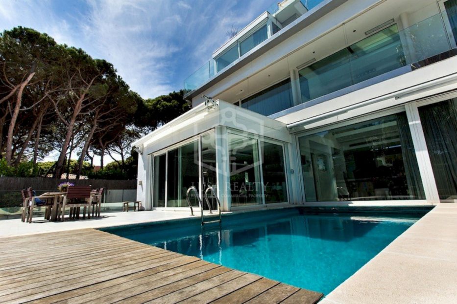 Villa a Castelldefels, Barcelona, Spagna 7 camere da letto, 860 mq. N° 94445