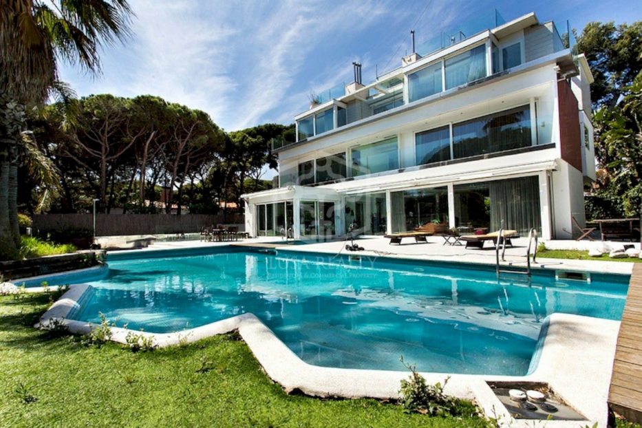 Villa a Castelldefels, Barcelona, Spagna 7 camere da letto, 860 mq. N° 94445