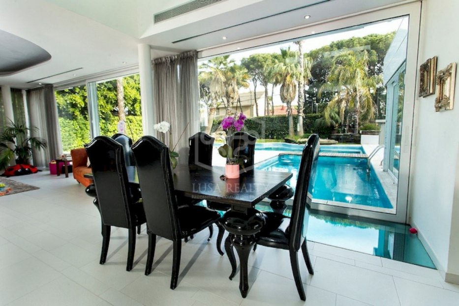 Villa a Castelldefels, Barcelona, Spagna 7 camere da letto, 860 mq. N° 94445
