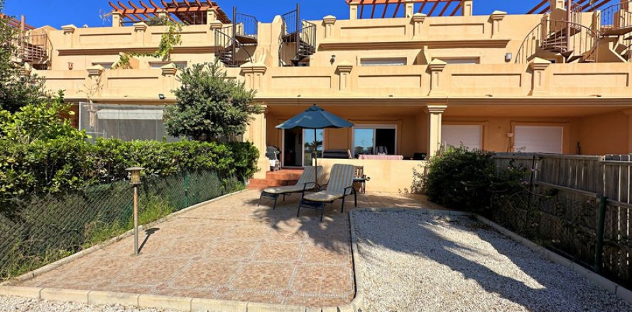 Kaupunkipientalo Estepona, Malaga, Espanja 3 makuuhuonetta, 180 m2 No. 109639