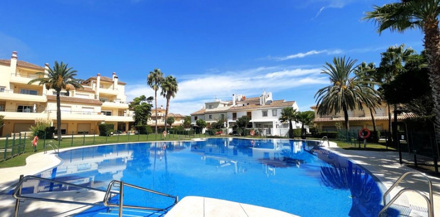 Apartment Sotogrande, Cadiz, Spain 3 bedrooms, 224 sq.m. No. 109643