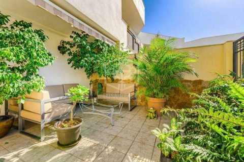 Radhus till salu Adeje, Tenerife, Spanien 4 sovrum, 274 kvm. Nr. 111066 - foto 1