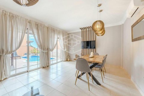 Villa for sale Arona, Tenerife, Spain 4 bedrooms, 350 sq.m. No. 111071 - photo 9