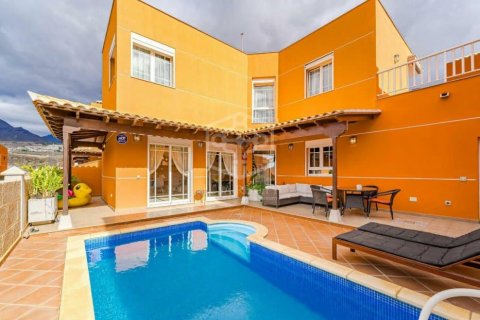 Villa for sale Arona, Tenerife, Spain 4 bedrooms, 350 sq.m. No. 111071 - photo 1